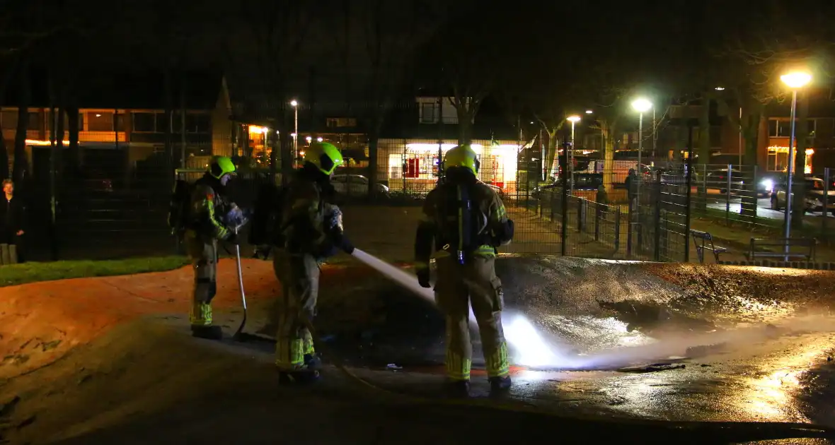 Brandweer blust kerstbomen