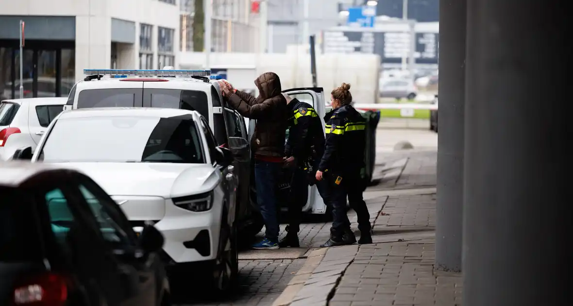 Persoon aangehouden bij woningbrand - Foto 1