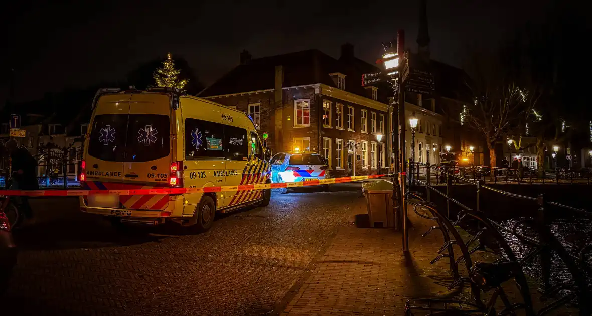 Persoon ernstig gewond op straat