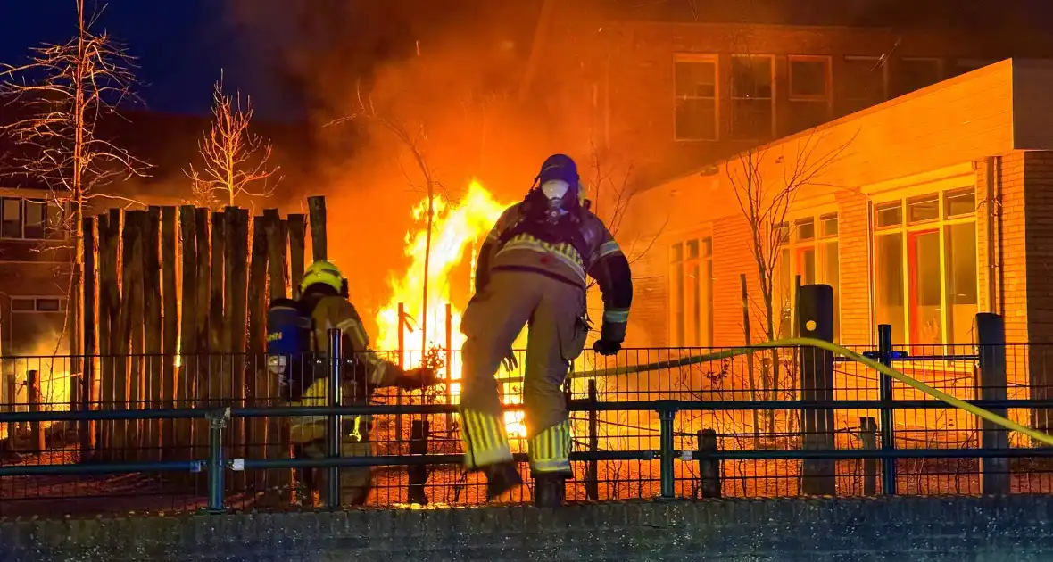 Speeltoestel volledig verwoest door brand - Foto 4