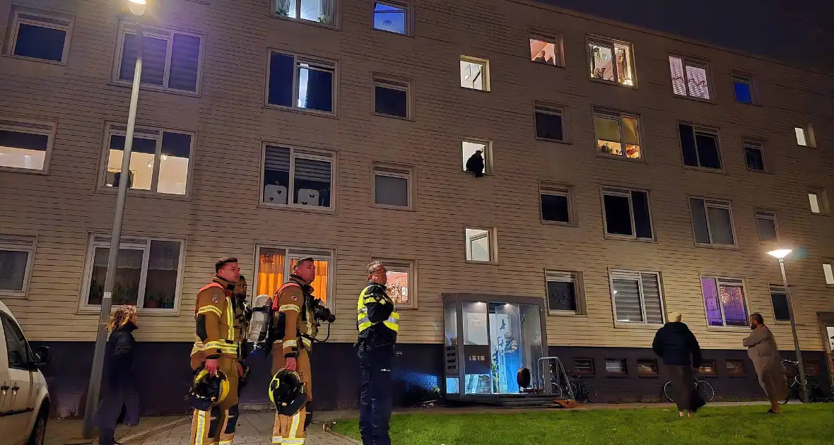 Veel Schade in appartementen gebouw na afsteken van vuurwerk - Foto 9