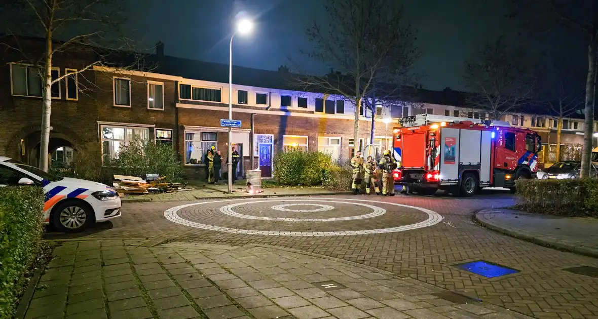 Aanhouding en woning doorzocht nadat persoon vuurwerk in vuurton gooit - Foto 1