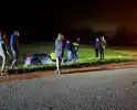 Auto vliegt uit de bocht en belandt in greppel