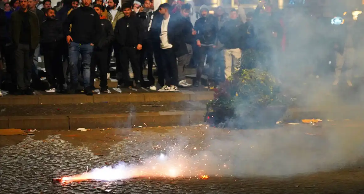 Massale politie-inzet wegens enorme drukte - Foto 10