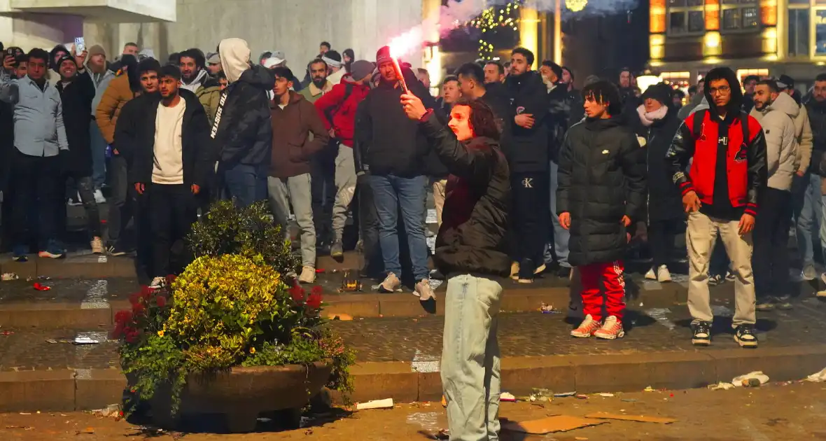 Massale politie-inzet wegens enorme drukte - Foto 11