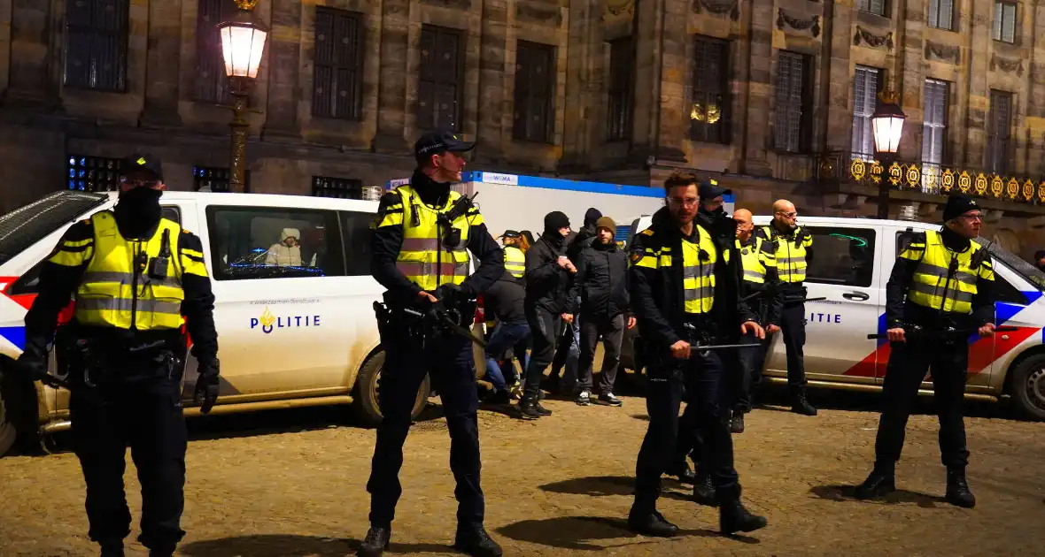 Massale politie-inzet wegens enorme drukte - Foto 4