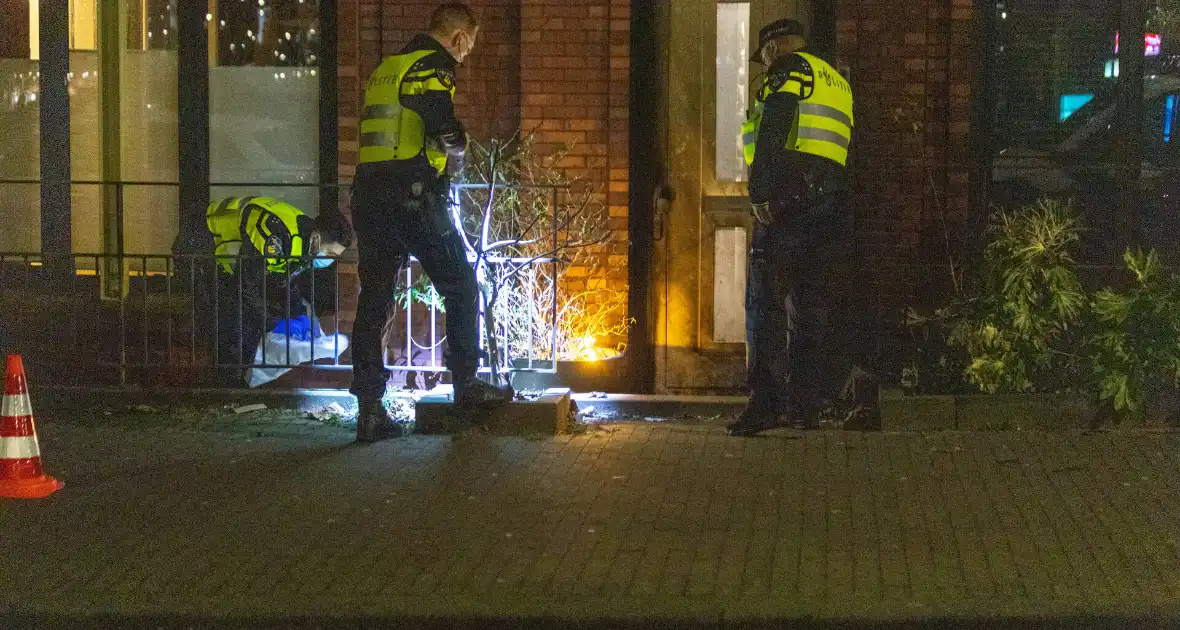 Onderzoek naar brandend object bij woning