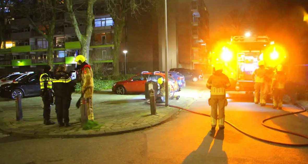 Vuurwerk veroorzaakt brand in ondergrondse vuilcontainer - Foto 3