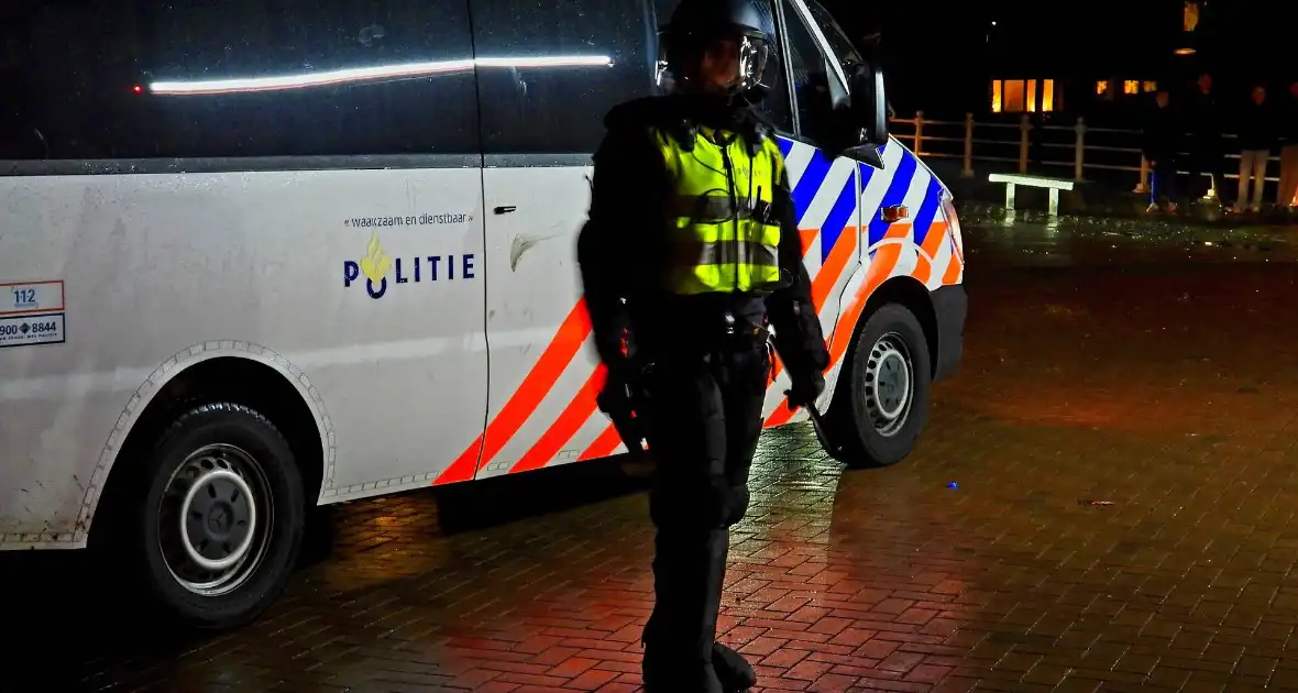 Brand op kruising onder politie begeleiding geblust - Foto 2