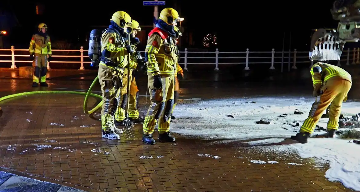 Brand op kruising onder politie begeleiding geblust - Foto 4