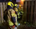 Brandweer dooft brand in schuur