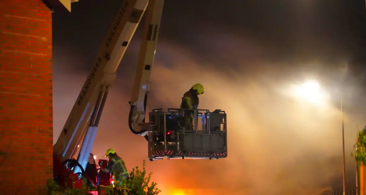 Ontruiming wegens uitslaande brand - Foto 1