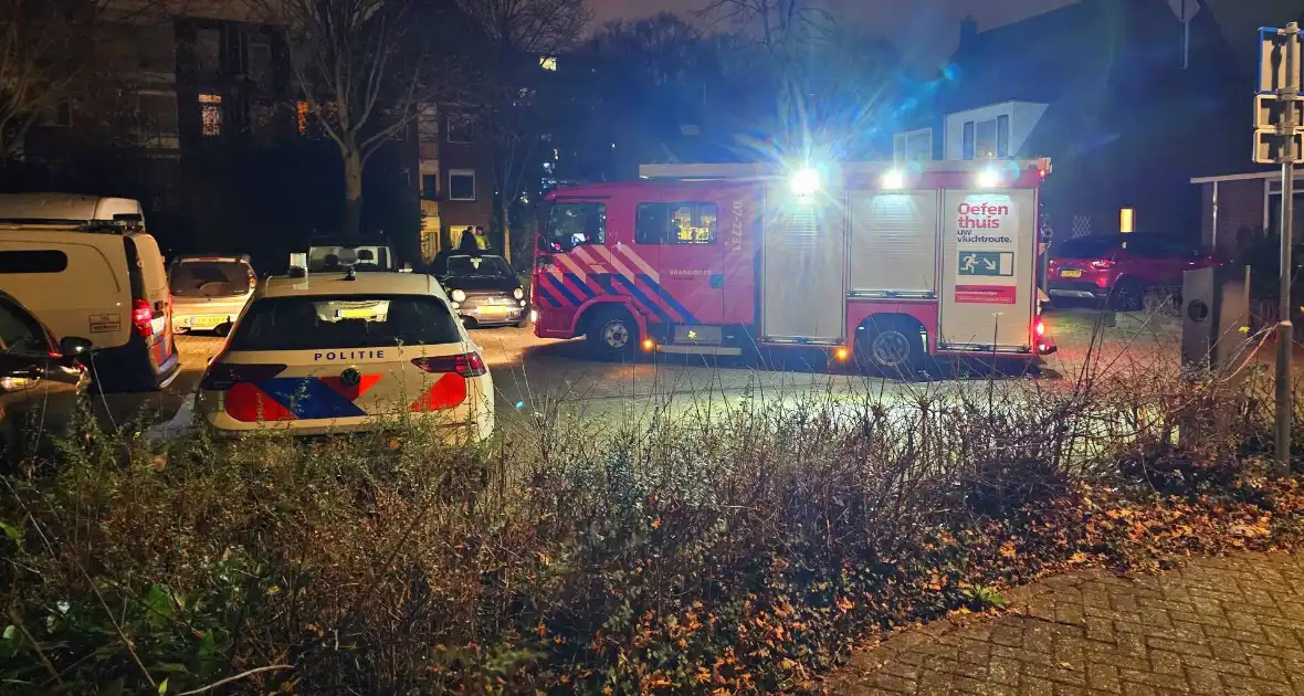 Kliko met olie in brand tegen woning - Foto 2