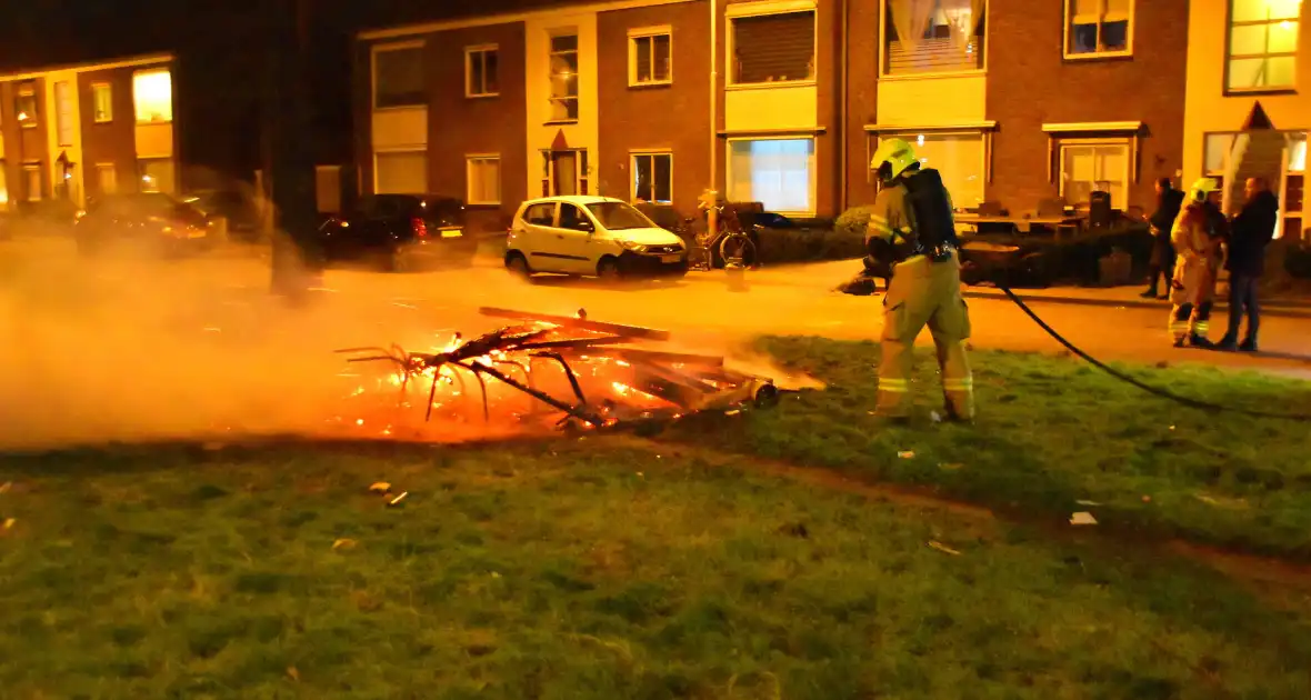 Brandweer blust hoop afval - Foto 5