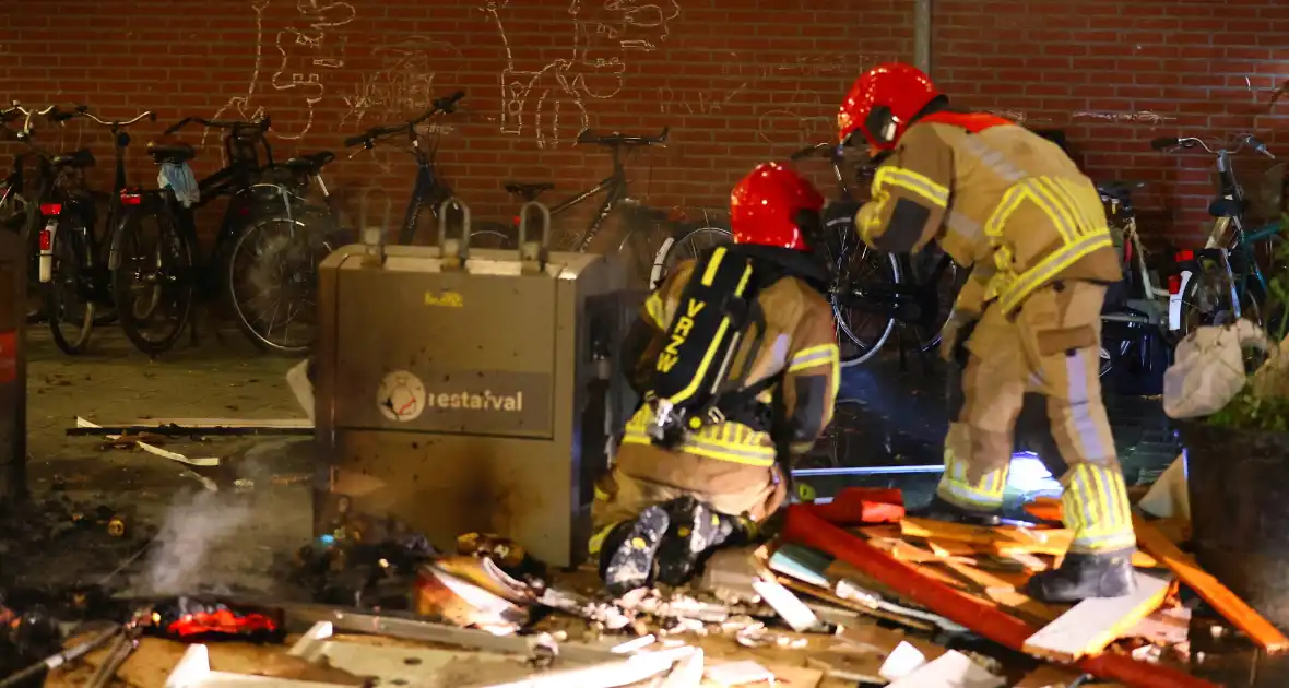 Brandweer ingezet voor brandend afval - Foto 7