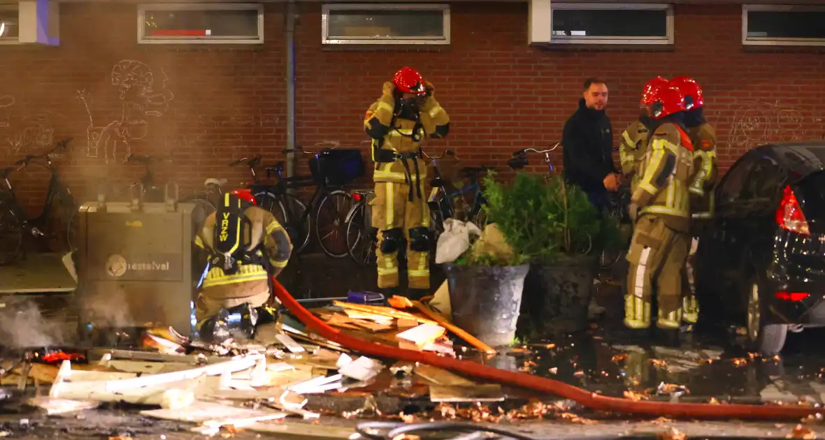 Brandweer ingezet voor brandend afval - Foto 8