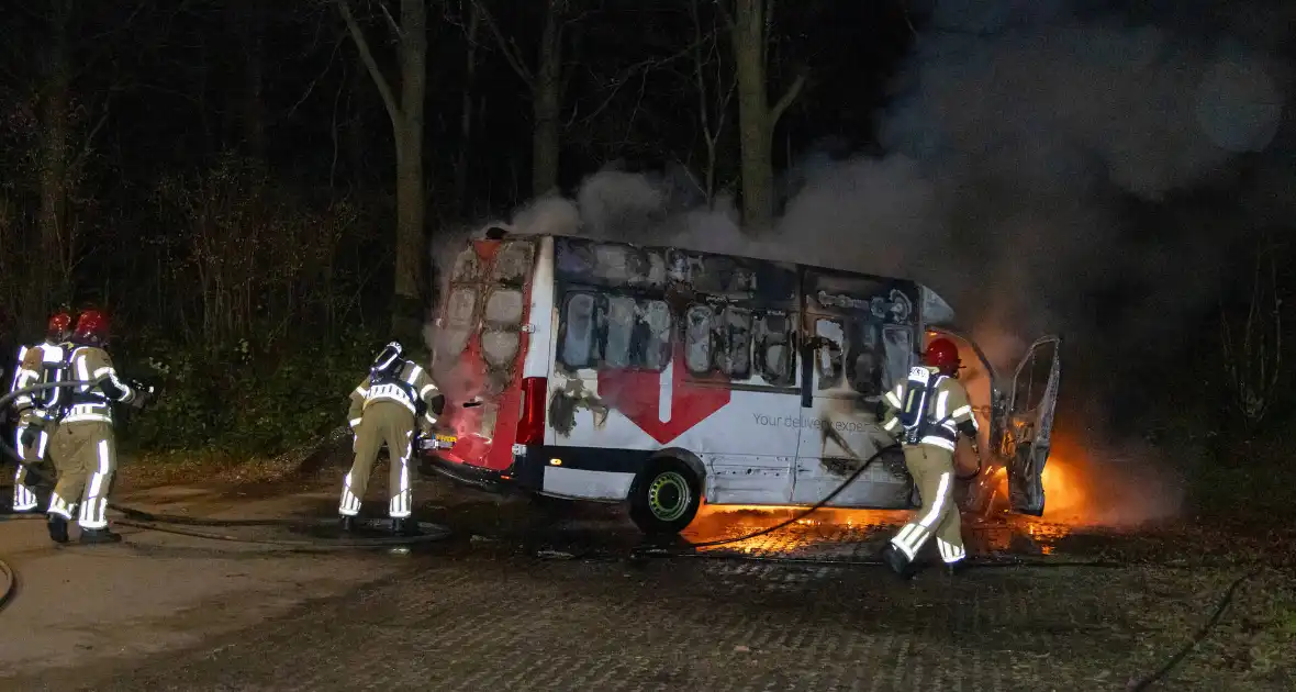 Bestelbus DPD door brand verwoest - Foto 12