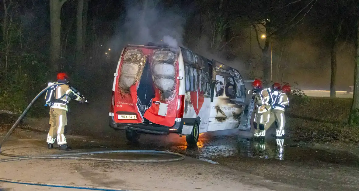 Bestelbus DPD door brand verwoest - Foto 13