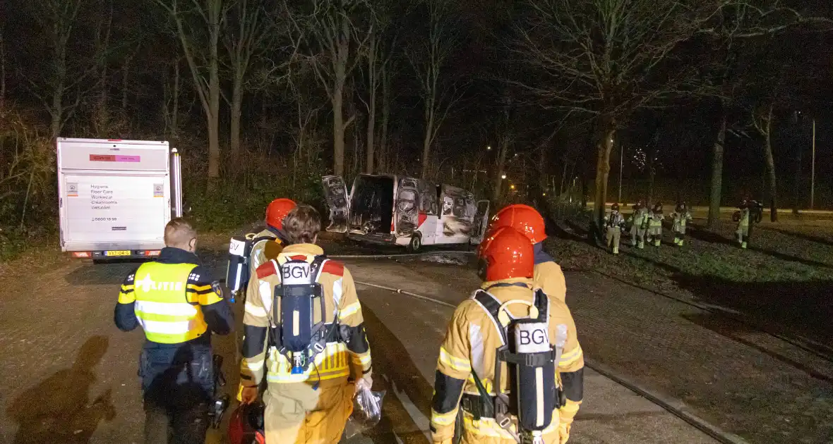 Bestelbus DPD door brand verwoest - Foto 14