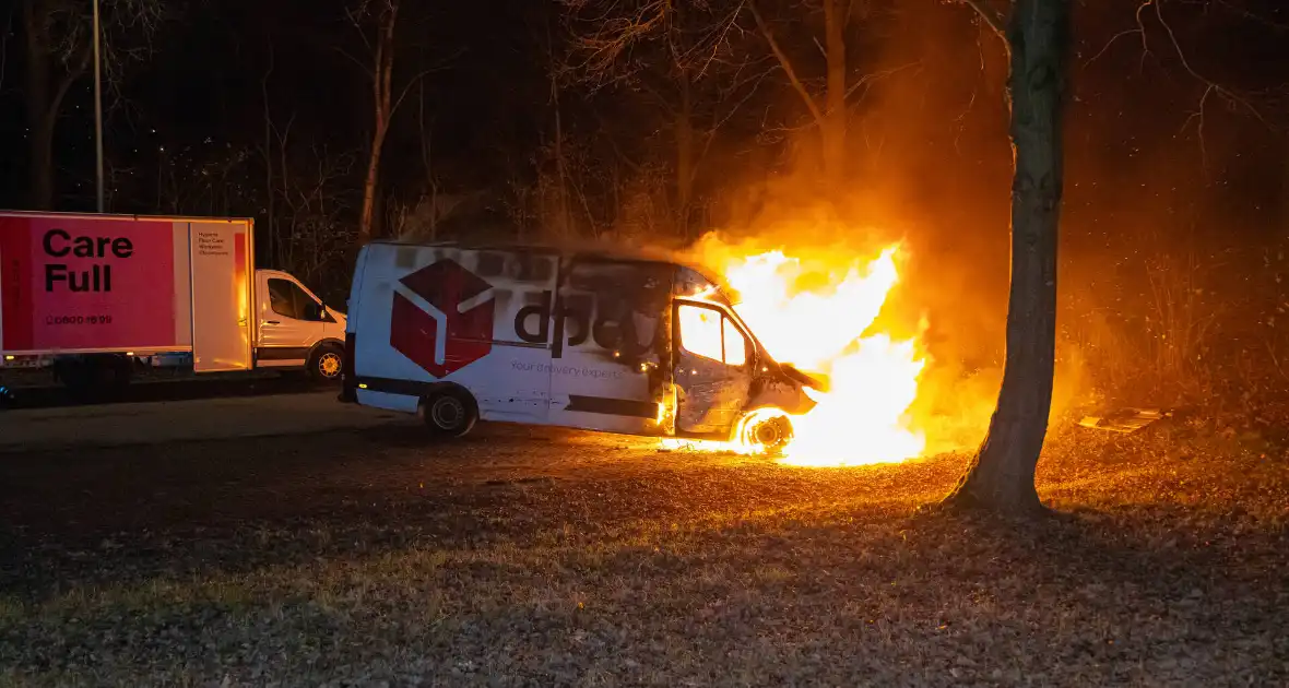 Bestelbus DPD door brand verwoest - Foto 4