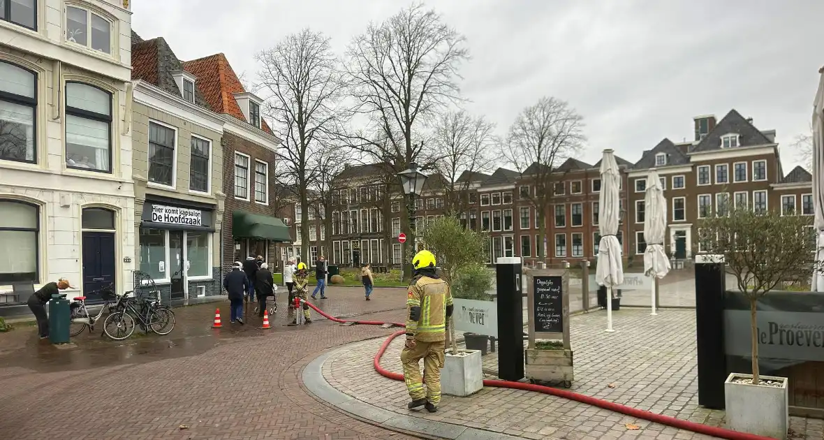 Brandweer ook op nieuwjaarsmiddag bezig met containerbrand - Foto 3