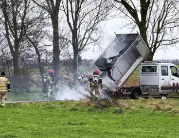 Brand in een vuilniswagen van reinigingsdienst