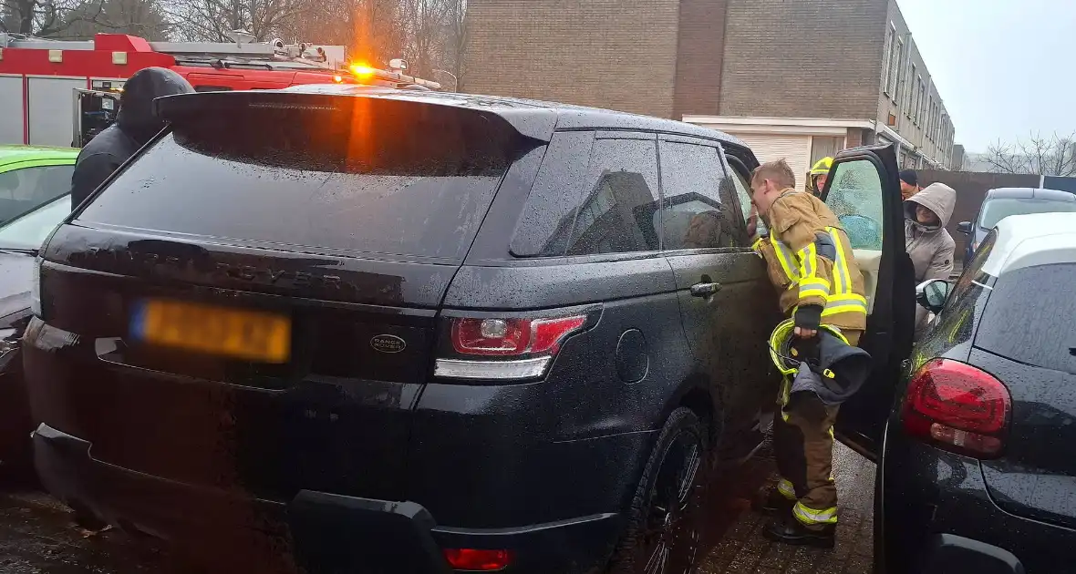 Kinderen opgesloten in auto - Foto 4