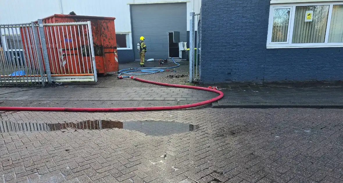 Rookontwikkeling leidt tot grote brand - Foto 3