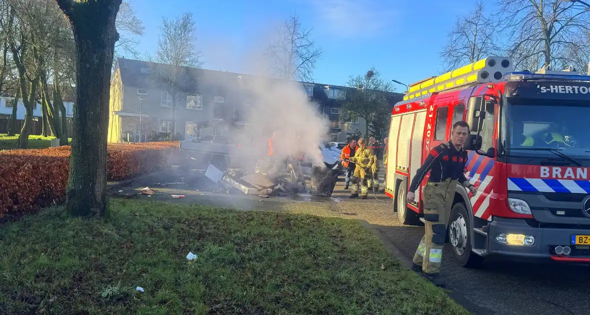 Brand in opgehaald vuurwerkafval snel geblust - Foto 1