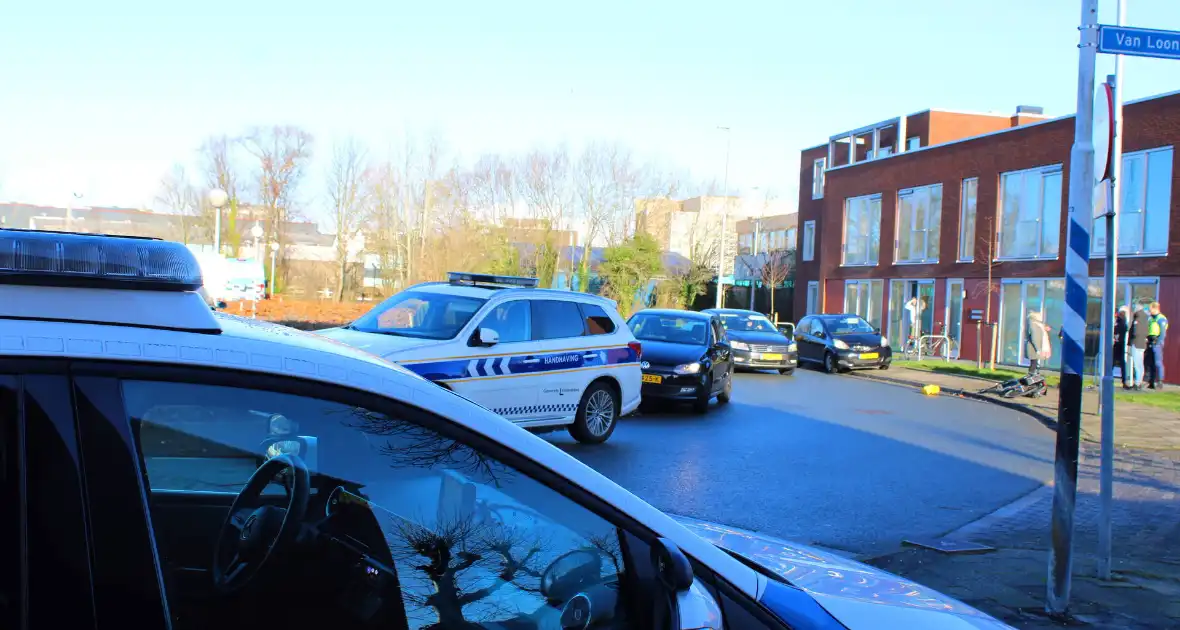 Auto en fietser botsen op elkaar - Foto 5