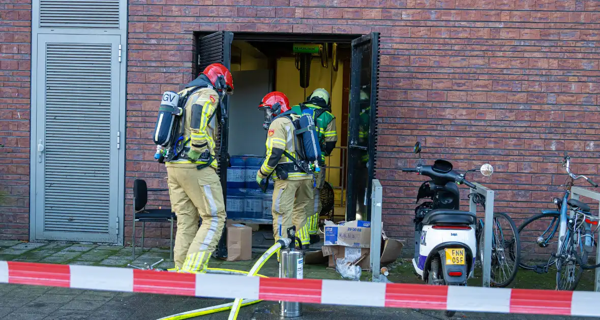 Zwembad ontruimd om sterke chloorlucht - Foto 12