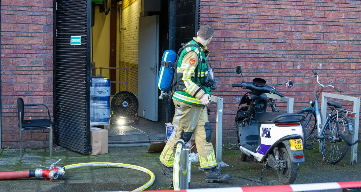 Zwembad ontruimd om sterke chloorlucht - Foto 8