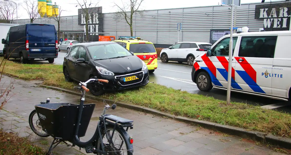 Personenwagen en bakfiets betrokken bij ongeval