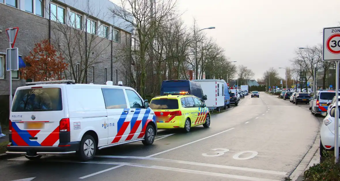 Personenwagen en bakfiets betrokken bij ongeval - Foto 3