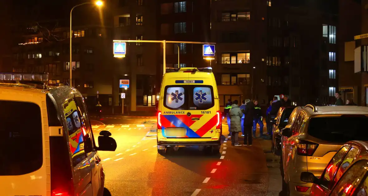 Voetganger gewond bij botsing met autospiegel - Foto 10