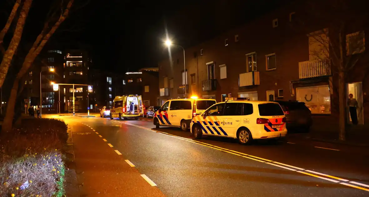 Voetganger gewond bij botsing met autospiegel - Foto 6