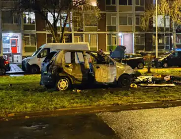 Auto voor derde keer in brand gestoken