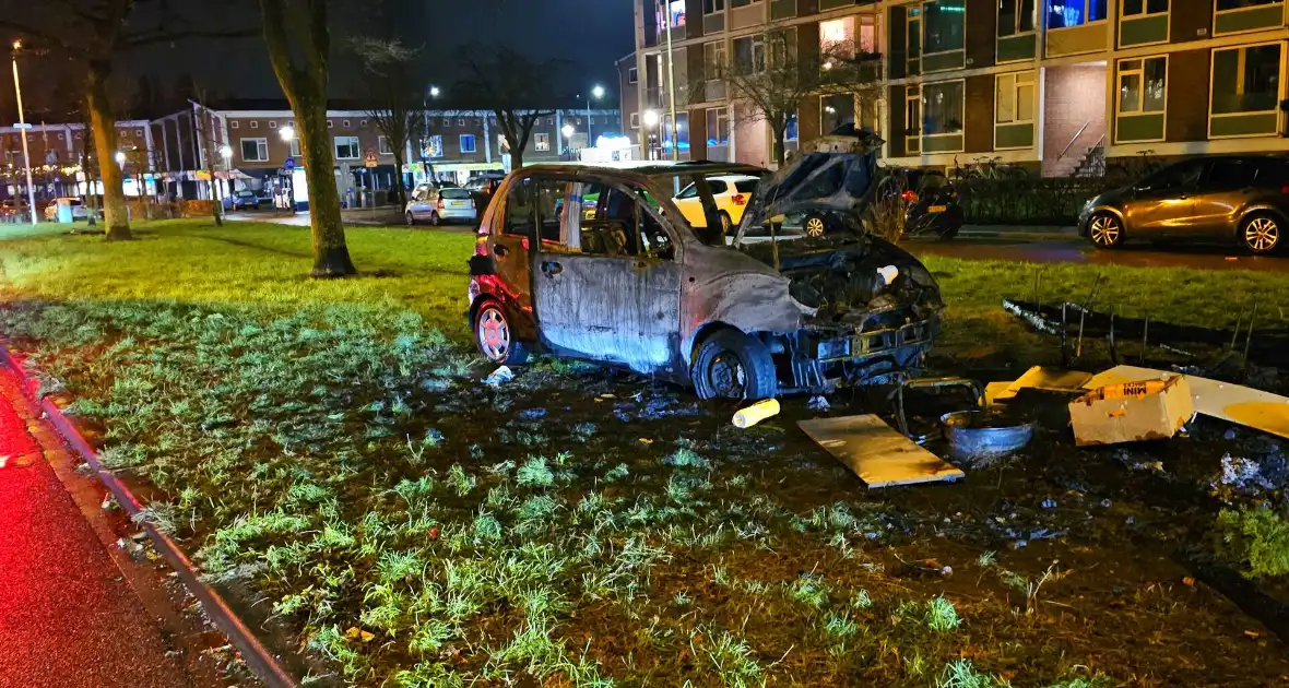 Auto voor derde keer in brand gestoken - Foto 3