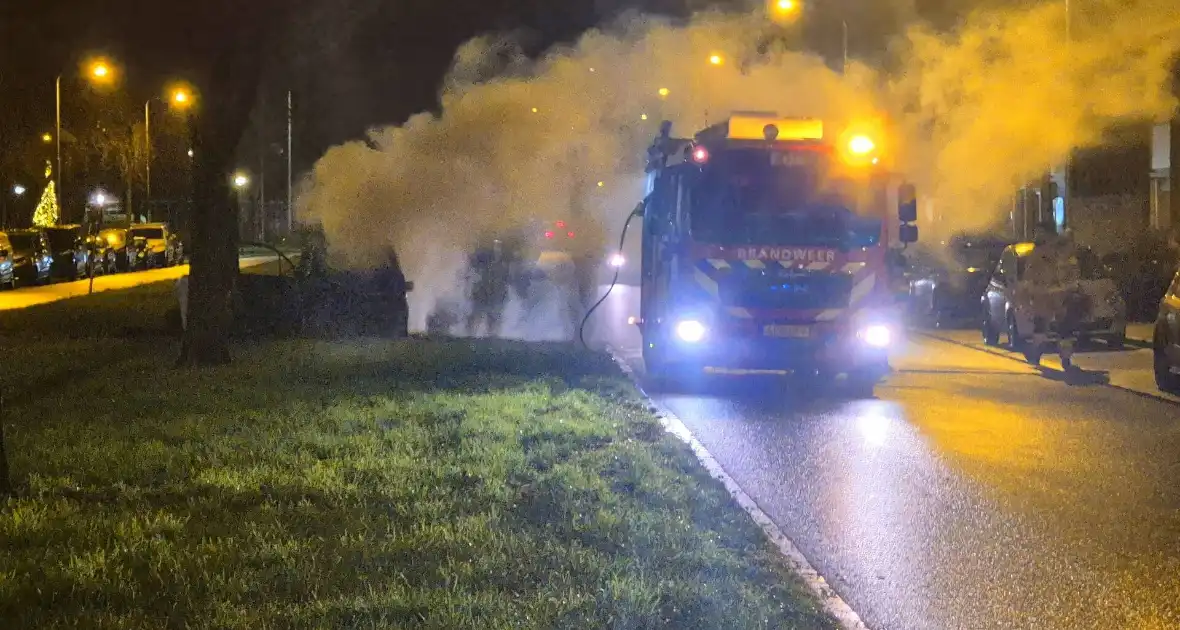 Auto voor derde keer in brand gestoken - Foto 4