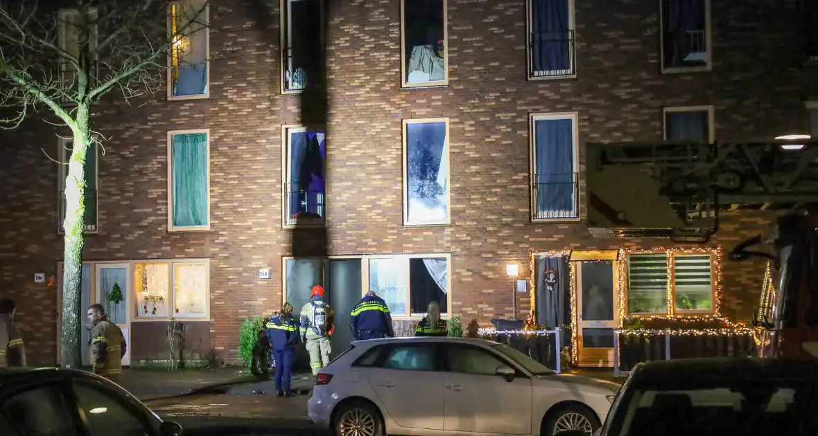 Explosie bij woning, buurtbewoners opgeschrikt - Foto 5