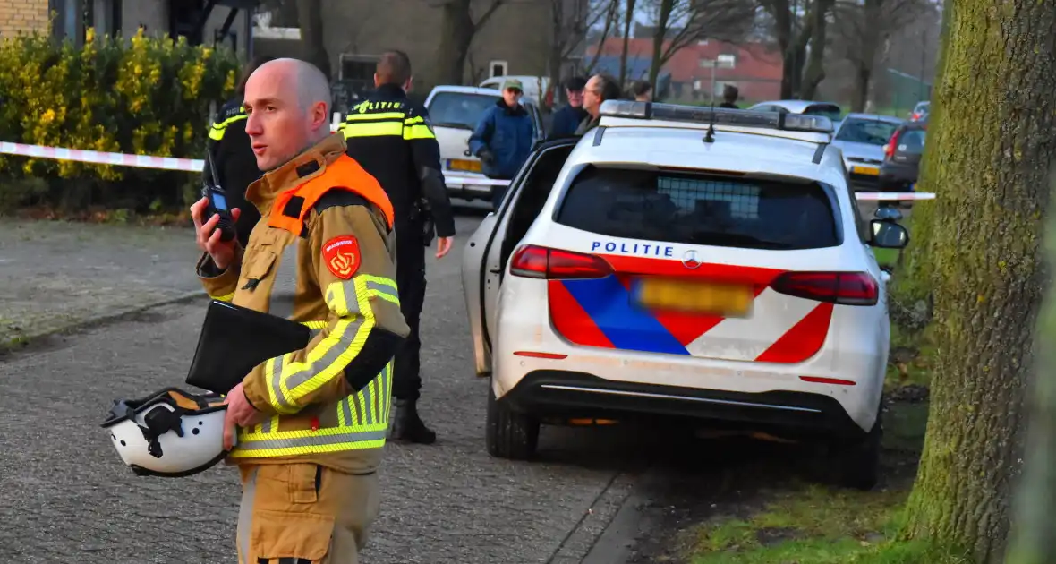 Tractor rijdt tegen woning en stort deels in - Foto 7