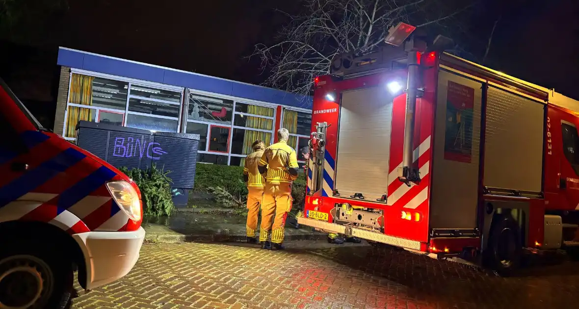 Kerstboom in brand snel geblust - Foto 4