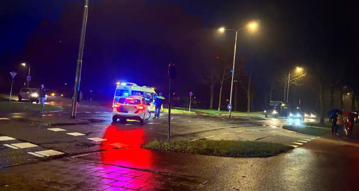 Scooterrijder en automobilist botsen met elkaar - Foto 3