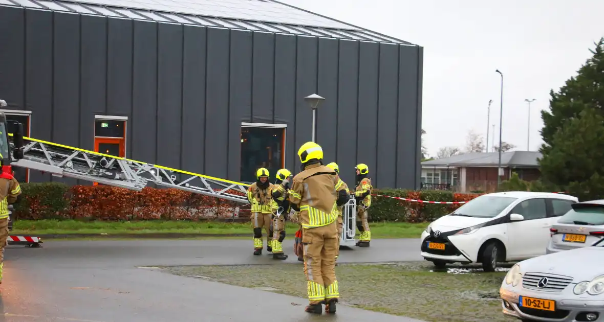 Losgeraakte zonnepanelen veilig verwijderd - Foto 1