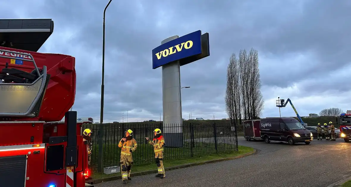 Stormschade zorgt voor loshangend bord - Foto 4