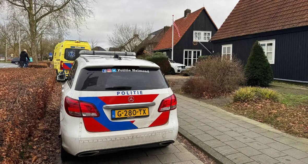 Automobiliste raakt van de weg en rijdt tuin in - Foto 6