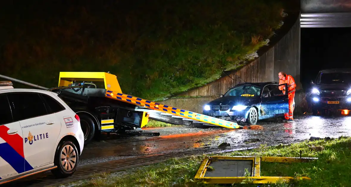 Meerdere ongevallen door plotselinge gladheid na hagelbui - Foto 9