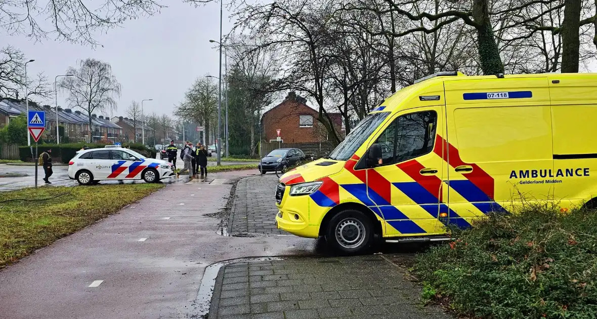 Fietser op rotonde aangereden - Foto 3