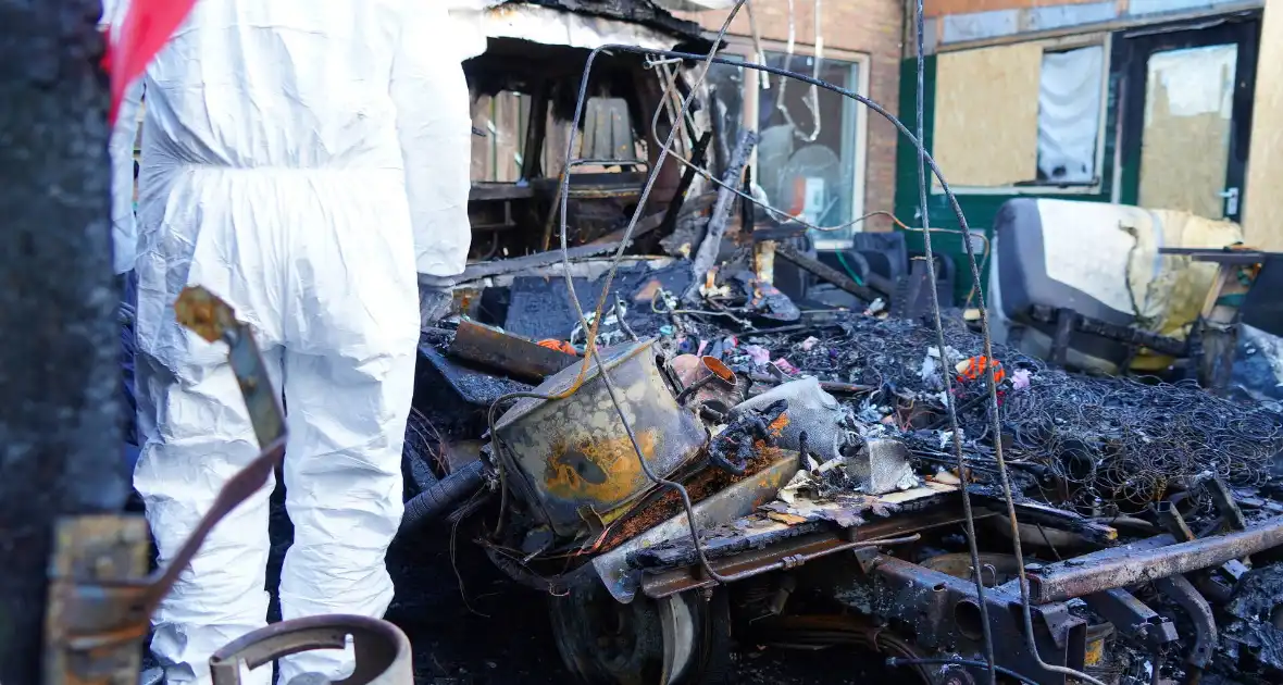 Onderzoek naar mogelijke brandstichting - Foto 4