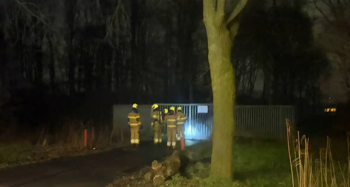 Buitenbrand bij een hekwerk - Foto 6